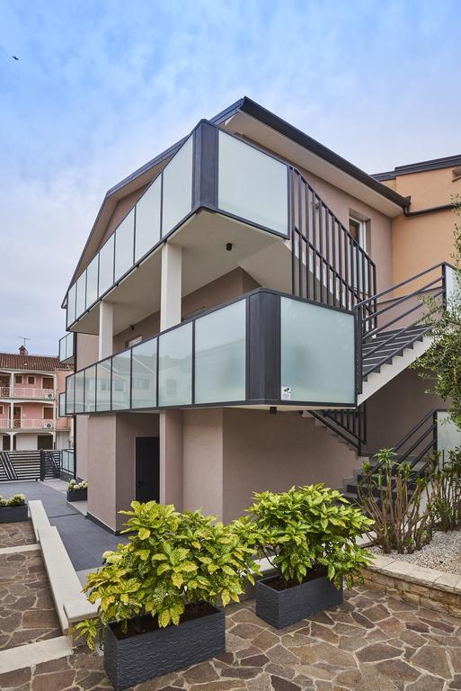 Apartments Tre Perle Umag Exteriör bild