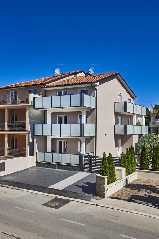 Apartments Tre Perle Umag Exteriör bild